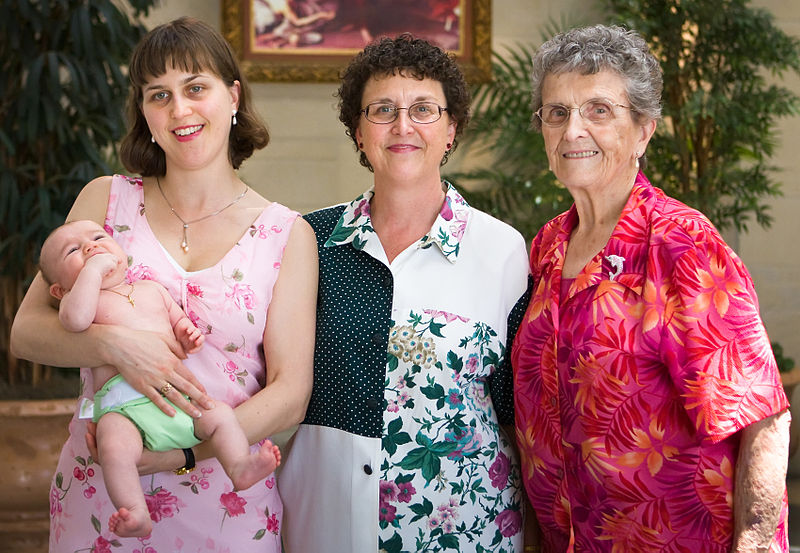 800px-Baby_Mother_Grandmother_and_Great_Grandmother