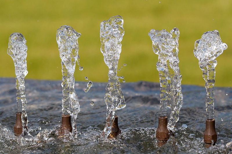 800px-Water_fountain_6178