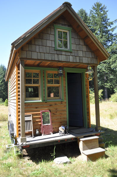 398px-Tiny_house,_Portland