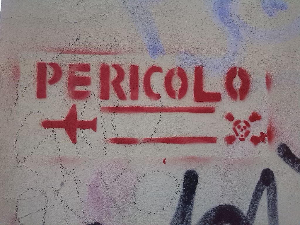 Graffito_pericolo_scie_chimiche