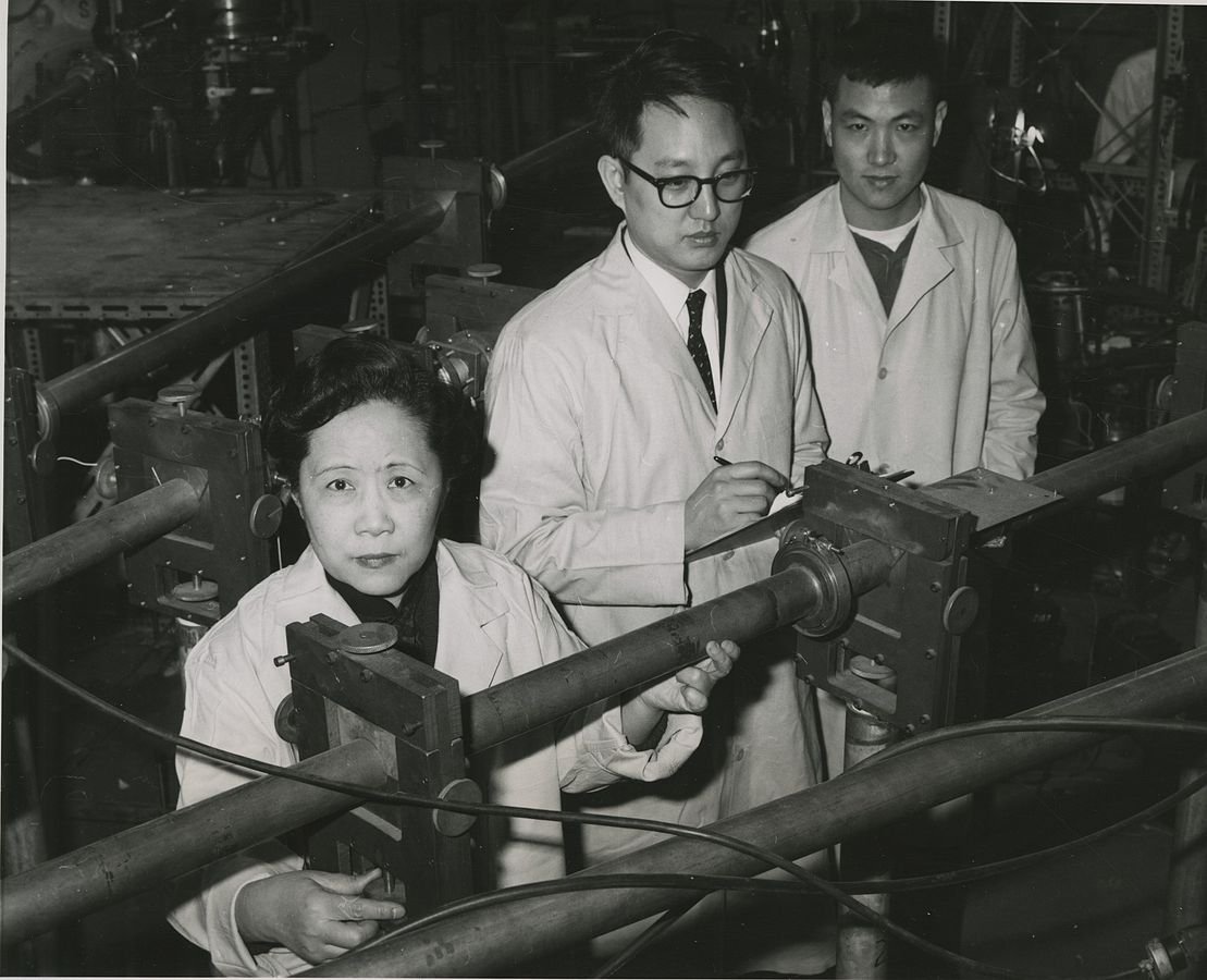 1109px-left_to_right_chien-shiung_wu_1912-1997_y-k-_lee_and_l-w-_mo